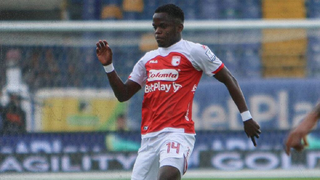 Jhojan Torres cumple 100 partidos con Santa Fe / Foto:@SantaFe