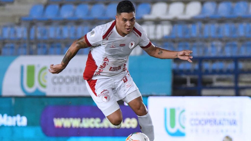 Juan Fernando Quintero jugando en Santa Marta con América / Vizzor