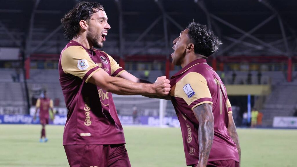 Gonzalo Lencina celebrando con el Deportes Tolima / Vizzor