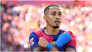 Raphinha explota por los rumores de sus vendajes: “Hacemos controles antidopaje”