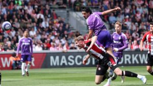 ¡Raúl Jiménez lo vuelve a hacer! Anota y pone adelante al Fulham sobre Brentford