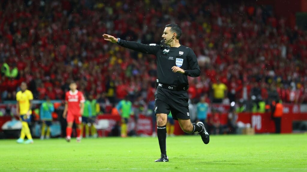 Elogios al trabajo de César Ramos en la final de vuelta