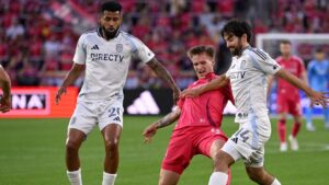 El Chucky Lozano y San Diego se imponen a St Louis SC y siguen en la pelea por los primeros lugares