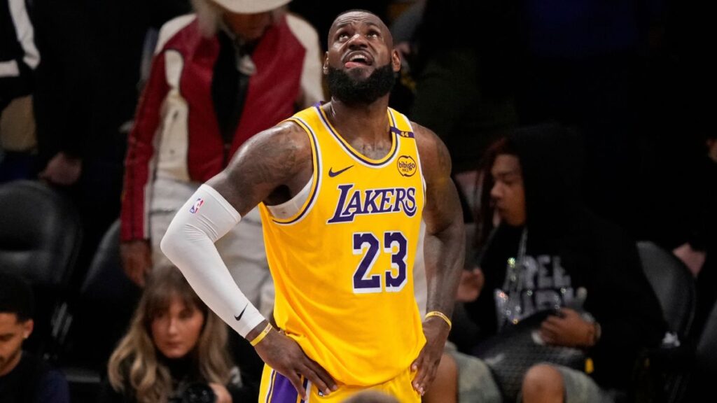 LeBron James no supo responder a las preguntas relacionadas con su futuro