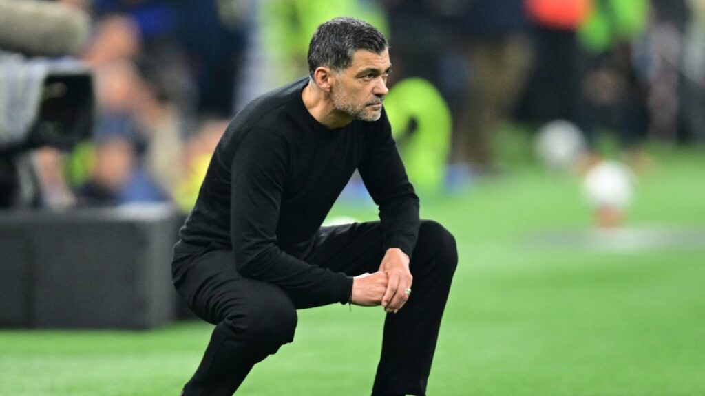 ¿Santiago Gimenez se queda sin entrenador? Sérgio Conceiçao saldría del Milan al finalizar la temporada de la Serie A