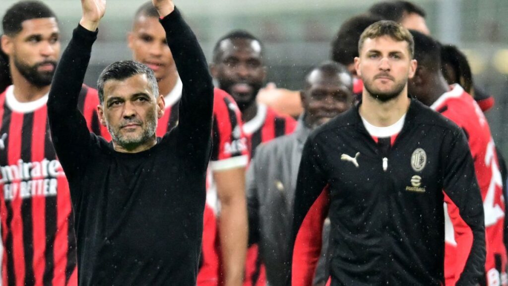 El entrenador del Milan elogió a Santiago Gimenez tras su doblete ante Bologna