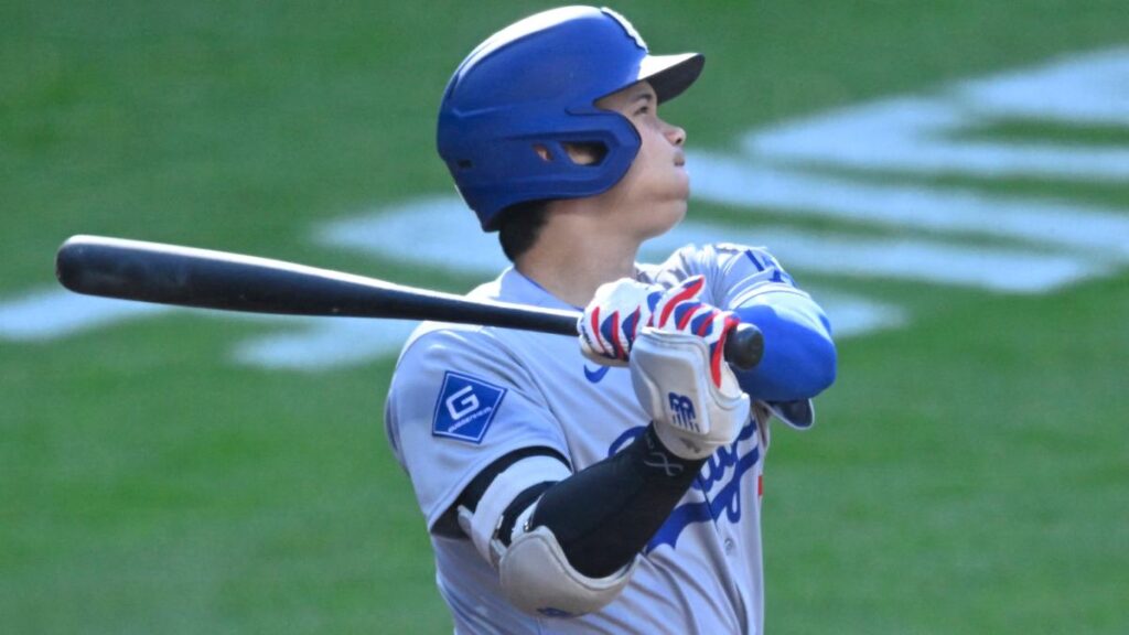 Shohei Ohtani vuelve a regalar un home run en la apertura y los Dodgers se imponen en Cleveland a los Guardians