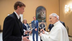 Sinner se reúne en el Vaticano con el Papa León XIV y lo sorprende con un regalo especial: su raqueta de campeón
