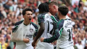 ¡Sunderland remonta en el agregado y vuelve a la Premier League tras ocho años de ausencia!