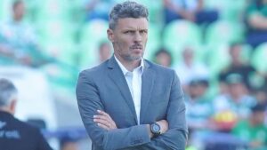 Fernando Ortiz rompe el silencio tras su salida de Santos: “Mi querido club y yo no estamos en la misma sintonía”