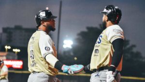 Tecos sufre en su visita a Durango pero se lleva dramática victoria ante Caliente