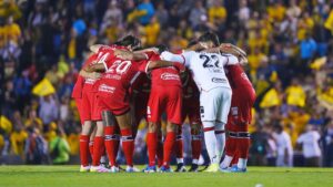 ¡Toluca denuncia el robo de tres celulares en el estadio del América!