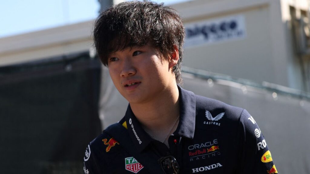 Tsunoda se lamenta tras su accidente en Imola