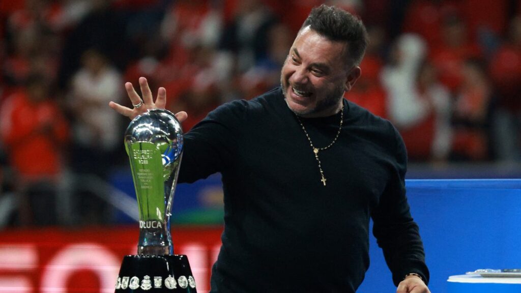 Turco Mohamed, cuántos títulos tiene y con qué equipos