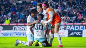 Pachuca golea a Rayadas y avanza a la final ante el América en la Liga MX Femenil