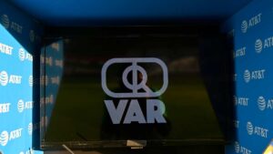 ¡A lo Premier League! La Liga MX tendrá un nuevo VAR para 2026