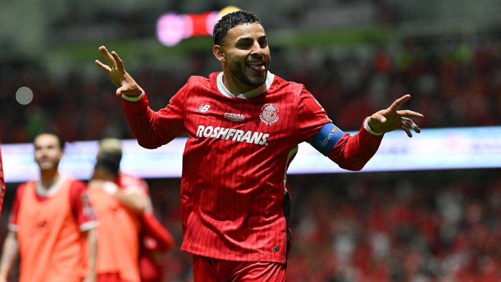 Aklexis Vega apareció en el momento decisivo