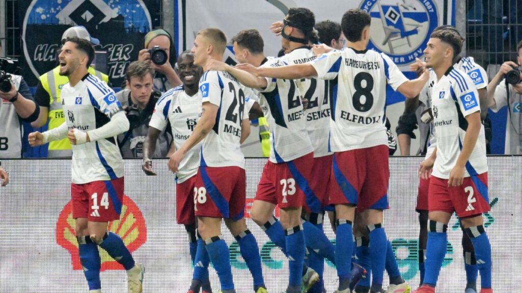 Hamburgo asciende e la Bundesliga tras vencer 6-1 al Ulm