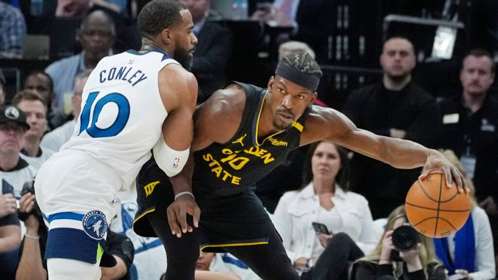 Warriors se lleva una costosa victoria en el Juego 1 ante Timberwolves tras perder a Stephen Curry
