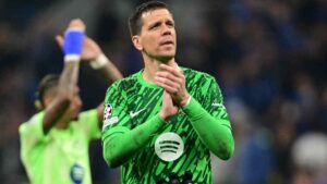 Szczesny no piensa en el retiro y renovaría con el Barça