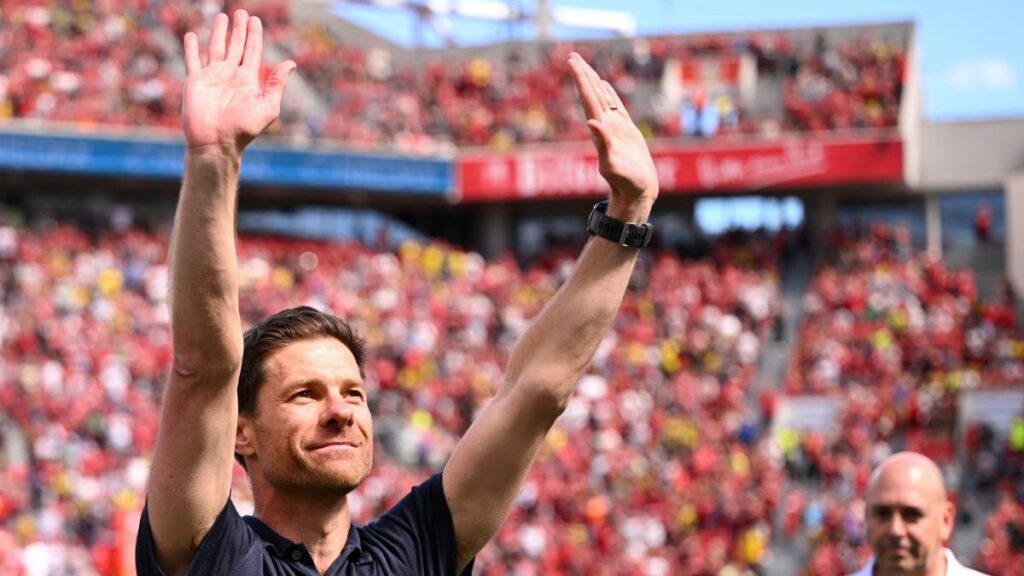 Xabi Alonso firma por tres temporadas. AP
