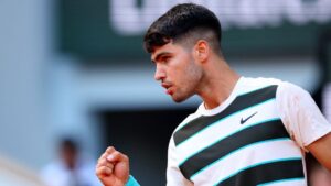 Alcaraz supera la potencia de Shelton y se instala en cuartos de final de Roland Garros