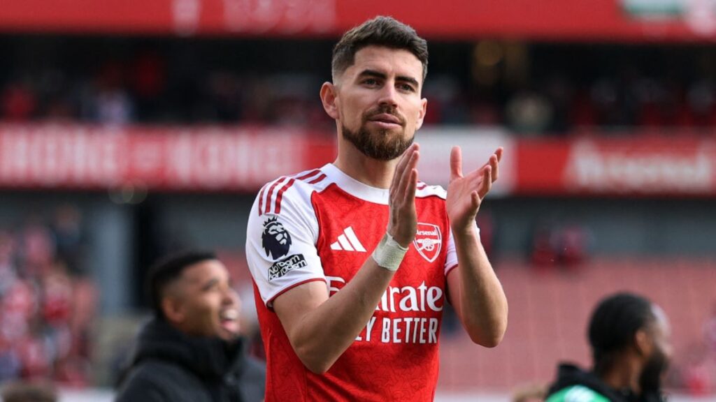 Arsenal anuncia hasta 20 bajas de su plantilla
