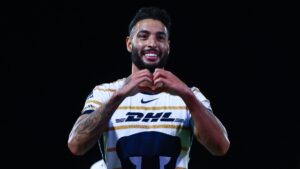 Nathan Silva levanta la mano para ser el nuevo capitán de los Pumas