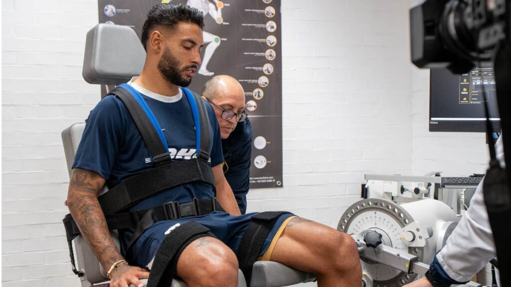 Nathan Silva en pruebas médicas con los Pumas rumbo al Apertura 2025