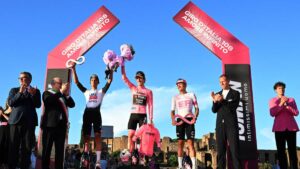 ¡Momento histórico! Isaac del Toro sube al podio del Giro de Italia