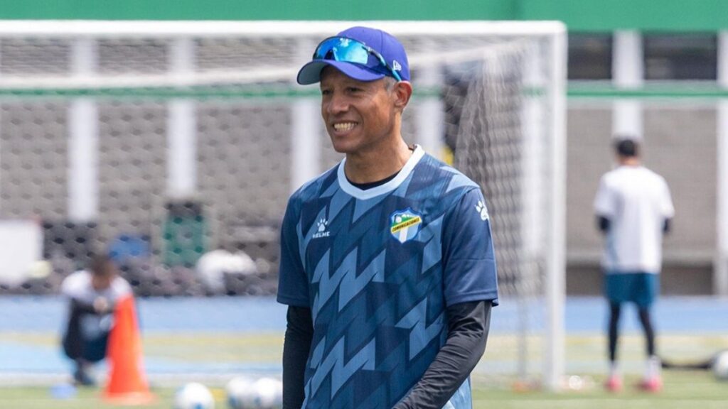 Roberto Hernández comenzó su ciclo en Comunicaciones | @CremasOficial