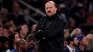 Los Knicks despiden al coach Tom Thibodeau
