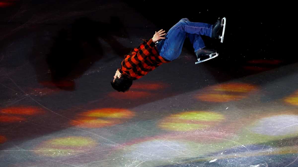 Keegan Messing  se lució con un mortal impresionante en la gala de patinaje