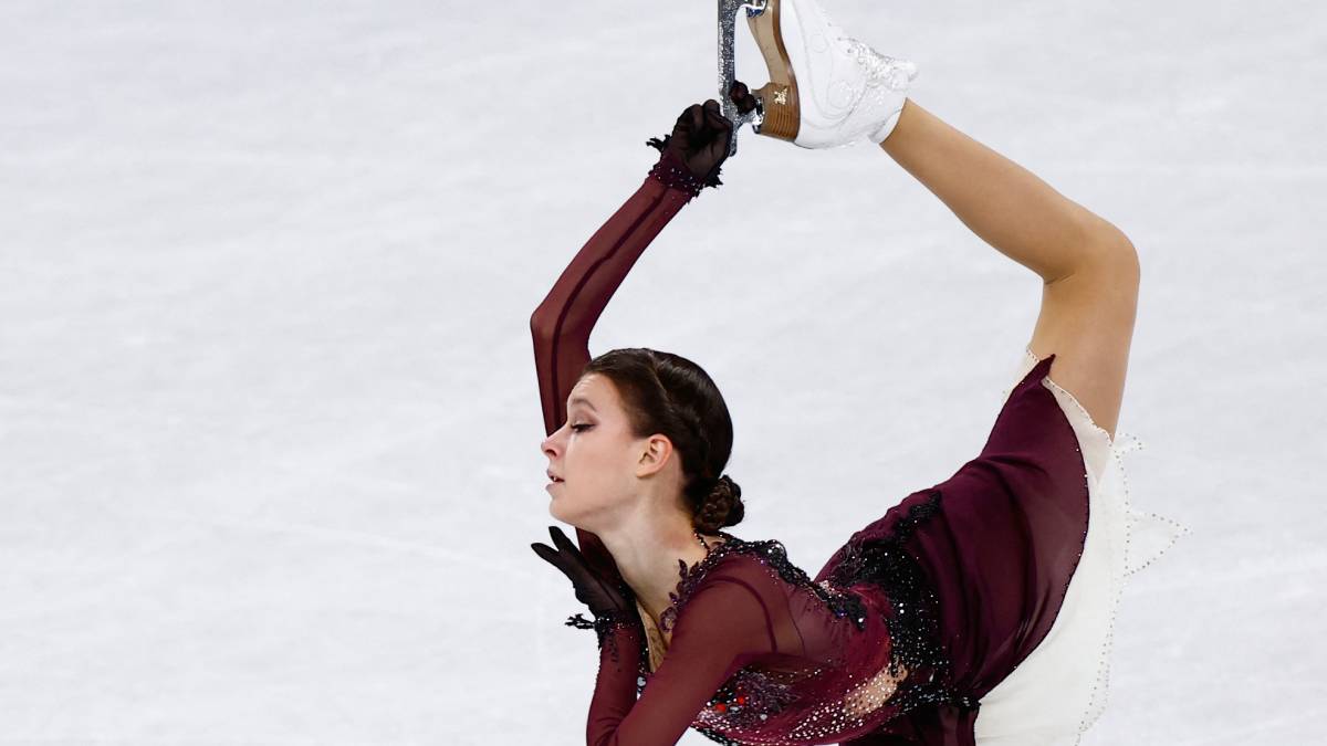 Anna Shcherbakova y Kamila Valieva en las mejores imágenes de la final del patinaje artístico femenil