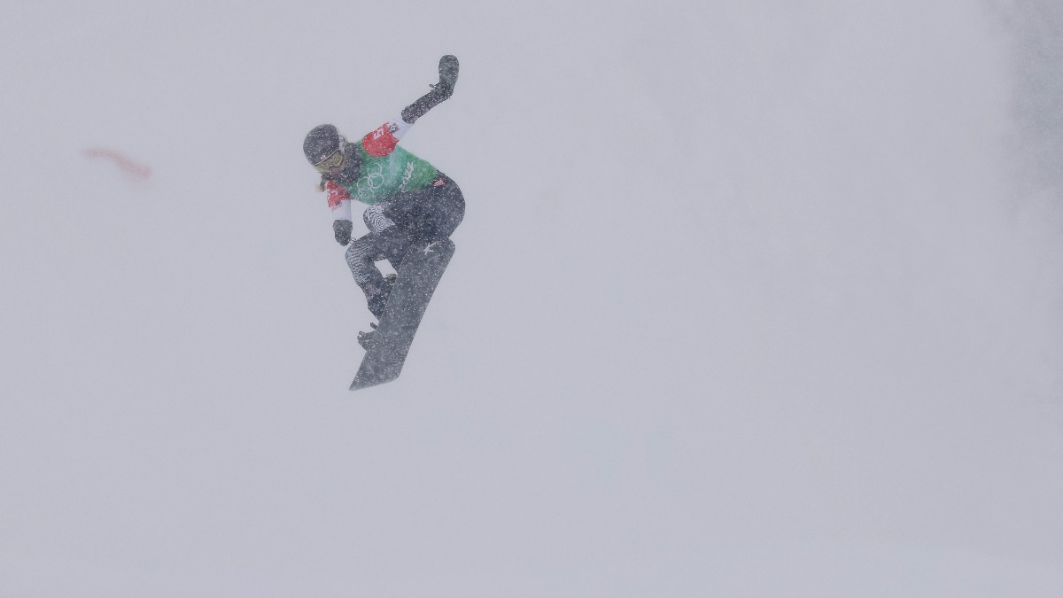 Beijing 2022: La intensa tormenta de nieve en el snowboard cross de equipos mixto en imágenes