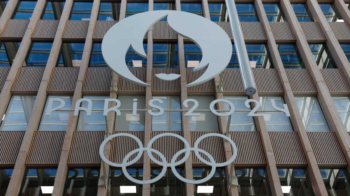 El COI mantiene su postura de permitir atletas rusos y bielorrusos en Paris 2024