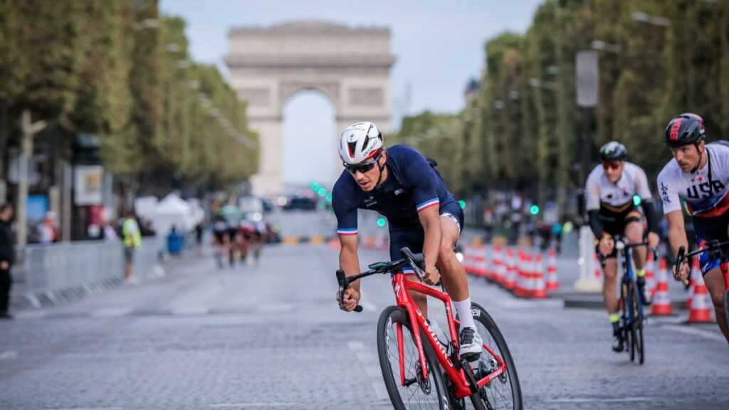 Los triatletas y paratriatletas de élite se mediran en la prueba de París en busca de plazas para los Juegos Olímpicos